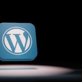 Falha crítica no tema motors permite invasão de sites WordPress