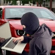Hackers descobrem como controlar carros conectados à distância